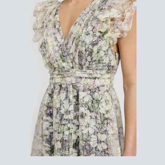 En Saison Floral Lace Maxi Dress in Cream and Green - Picture 5 of 11